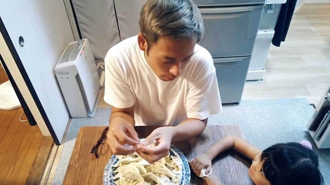 山川就史のインスタグラム：「I can not English😂  Watch on YouTube from  profile  #ig_japan #japanlife #tokyolife #instajapan #jj #picoftheday #tbt #love #japan #tokyo #swag #instagood  #tflers #beautiful #funjaran #holiday #kids #cooking」