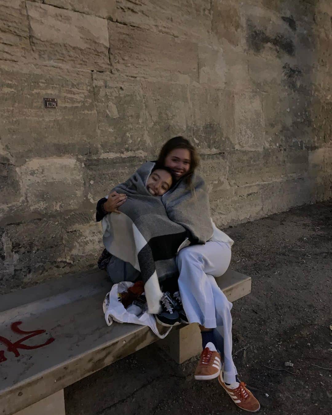 のインスタグラム：「me and my momma」