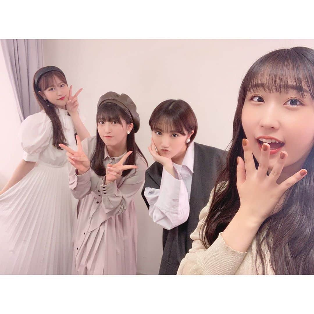 段原瑠々さんのインスタグラム写真 - (段原瑠々Instagram)「🍀  Hello! Project 2020 〜The Ballad〜 新潟公演ありがとうございました！  ステージに同期4人で立てていることが嬉しくて、 嬉しいとか楽しいとか幸せとか、たくさん感じた一日でした😊  昨日の夜なぜか4人でテレビ電話しました😂 次の日会えるのにね〜  来てくださったみなさん、ありがとう🌼  #新沼希空 #羽賀朱音 #船木結 #同期 #ハロコン #秋 #新潟 #笹団子 #おいしかったよ  #juicejuice #段原瑠々」9月26日 21時47分 - ruru_dambara.official