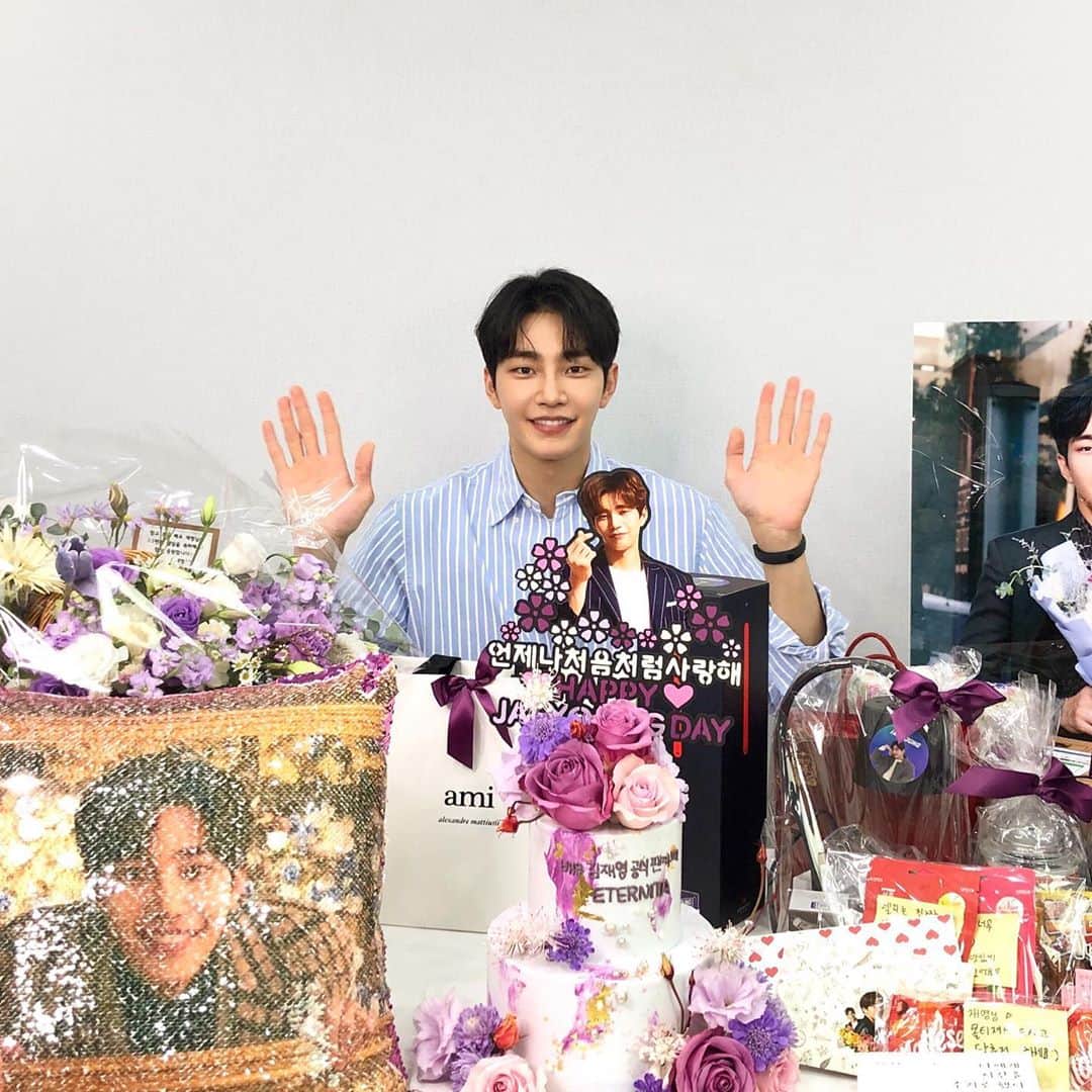 キム・ジェヨンのインスタグラム：「. 오늘 만나서 반가웠어요💜 고마워요! ^^」