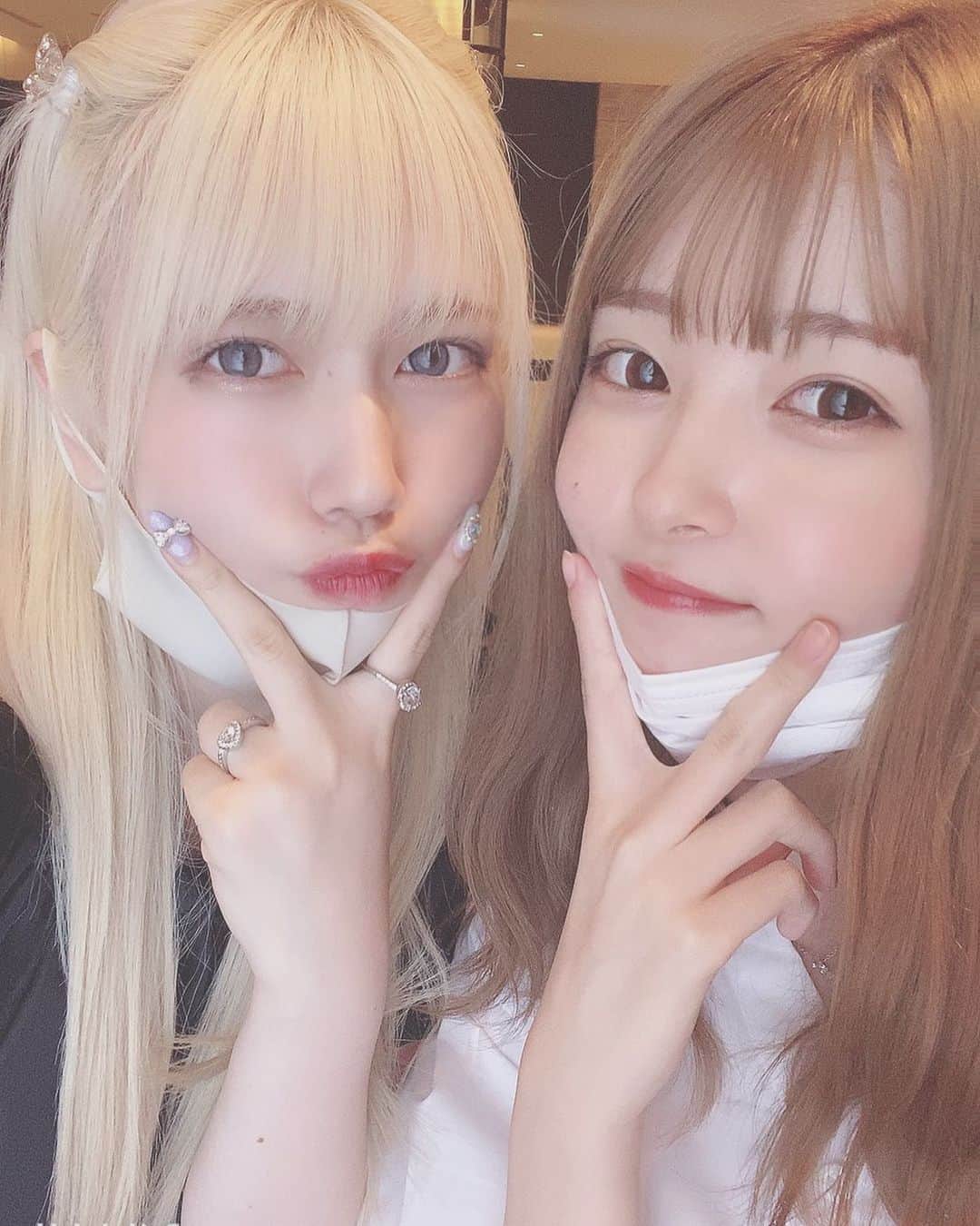のインスタグラム：「. そういえば〜さらぽんに会ったの😻💜 沢山話せたし美味しいご飯も食べれた〜 もう既に会いたい‼︎」
