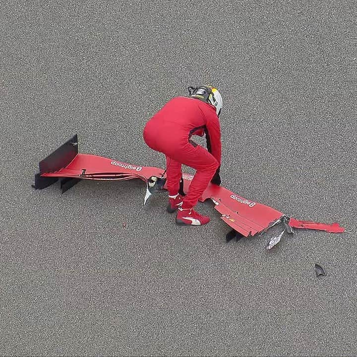 F1さんのインスタグラム写真 - (F1Instagram)「Red flag at Sochi! Sebastian Vettel loses the back end and crashes into the wall towards the end of Q2. The Ferrari driver is out of the car - and even picks up his own front wing  After the restart, Lewis Hamilton only JUST squeezes into Q3, crossing the line for his flying lap with 1.25 seconds remaining!  #F1 #Formula1 #RussianGP #Vettel」9月26日 21時55分 - f1