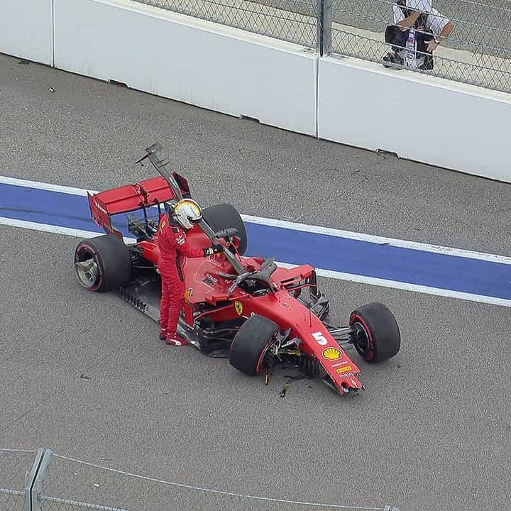 F1さんのインスタグラム写真 - (F1Instagram)「Red flag at Sochi! Sebastian Vettel loses the back end and crashes into the wall towards the end of Q2. The Ferrari driver is out of the car - and even picks up his own front wing  After the restart, Lewis Hamilton only JUST squeezes into Q3, crossing the line for his flying lap with 1.25 seconds remaining!  #F1 #Formula1 #RussianGP #Vettel」9月26日 21時55分 - f1