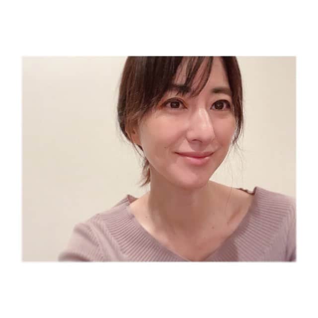 前田ゆかのインスタグラム：「#aesop   ローズ、カルダモン、ブラックペッパーが肌を温めて保湿してくれるとしっかり説明を聞いて購入しました！  これからの季節に向かうため、 自分へのギフト。  #イソップ  #ボディクレンザー #ダマスカンボディクレンザー  #癒しのバスタイム」