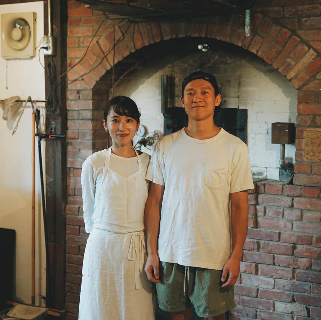 Takafumi Gotoさんのインスタグラム写真 - (Takafumi GotoInstagram)「苦難を乗り越え再スタートした農家パン弥栄窯。パンを注文させてもらって、かなり久しぶりに山の工房へもお邪魔してきました。工房内がパンの香りでいっぱいで幸せだった。明日の朝食が楽しみ🥖ありがとう〜！😁」9月26日 22時21分 - apollo510