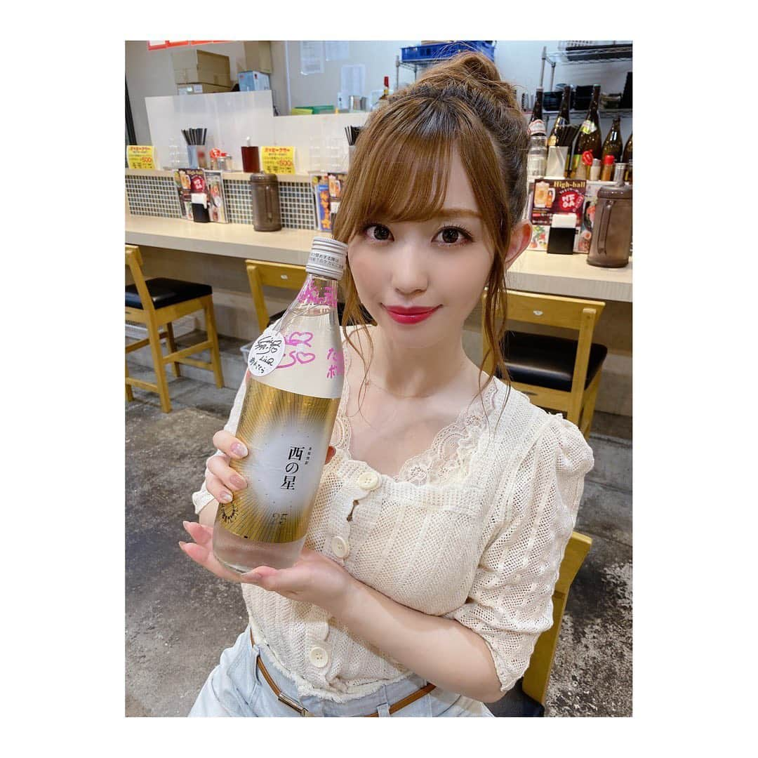 新木さくらさんのインスタグラム写真 - (新木さくらInstagram)「﻿ ﻿ 今日紹介するお店は﻿ ﻿ ﻿ ﻿ 【#ラーメン酒場 やまごや】﻿ 　﻿ ﻿ 姪浜駅から徒歩30秒のラーメン酒場！！﻿ 筑豊のラーメン屋さん やまごやの居酒屋バージョンです！！当然シメのラーメンは絶品😍！﻿ ﻿ 居酒屋ということで﻿ 一品料理も豊富！みんなが好きなのたくさんあると思います(^ ^)﻿ ﻿ ﻿ ﻿ 昭和ラーメン　¥800﻿ 昭和とかいて、むかしラーメンというラーメン！やまごや名物です！ラーメンの種類も10種類くらいあって、ハーフとんこつラーメンもありました！﻿ 麺の硬さも聞かれて選べたし、とんこつなのにサラッと食べれてこってり過ぎないところが個人的にツボでした🥰ニンニクもしっかりきいてますよー！﻿ ﻿ ﻿ ﻿ 餃子 (10個) ¥650﻿ ニンニク入りか無しかを選べます！皮がもちもちしてて中身はジューシー✨✨ラーメン頼むならやっぱり餃子は付き物ですよね‼️﻿ ﻿ ﻿ 軟骨唐揚げ　¥390﻿ 軟骨コリコリ！！サイズも小さいので食べやすくて箸が止まりません🤤一人でも食べれるくらい脂っこすぎなくてとても美味しいです！﻿ ﻿ ﻿ ﻿ ドデカ串カツ　¥200﻿ 大きい牛と玉ねぎが入っています！(^^)外の衣がカリカリで中も大きな牛が入っていて食べ応えがあるドデガ串カツ〜〜！！！﻿ ﻿ ﻿ 和風サラダ　¥430﻿ かつお節が上にのってるサラダってあるようであまりない気がしませんか？！かつお節の香りがすごく良くて和風のドレッシングがとても効いてます。﻿ キャベツ、きゅうり、トマト、かつお節といったシンプルな和風サラダです✨﻿ ﻿ ﻿ 豚バラ炭火焼　¥600﻿ 豚バラ肉がしっかり分厚いのに柔らかくて食べやすい！！豚バラの炭火焼というのをなかなか食べないし、﻿ みたことがないので頼んでみました😄もやしと一緒に食べるとヘルシーで美味しいです‼️﻿ ﻿ ﻿ ﻿ ﻿ 紹介してるのは #西の星 💓西の星以外にも ボトルリレーしてますので、他の店舗のボトルリレーもよろしくお願いします！飲み方はハイボールで飲むのがおすすめ！！﻿ ﻿ ﻿ ﻿ 場所：福岡市西区姪の浜4-8-1﻿ 電話：092-891-8940﻿ 営業時間：11:00〜15:00  17:00〜25:00﻿ 　　　　　﻿ 定休日：なし﻿ ﻿ ﻿ ﻿ #ちこリレー #いいちこボトルリレー #美食探訪 #新木さくら #いいちこ #iichiko #下町のナポレオン#深薫 #日田全麹 #西の星 #麦焼酎 #ソワニエ #三和酒類 #ご飯 #美味しい料理 #いいちこ女子 #シティ情報ふくおか #ラーメン #やまごや」9月26日 22時25分 - araki_sakura14