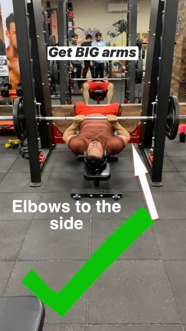 Gaurav Tanejaのインスタグラム：「Triceps make 2/3 of your arm. You need big triceps to get that size going. Close grip bench puts some serious mass on your triceps. #Fitmuscletv #flyingbeast #triceps #workout #arms #fitness」