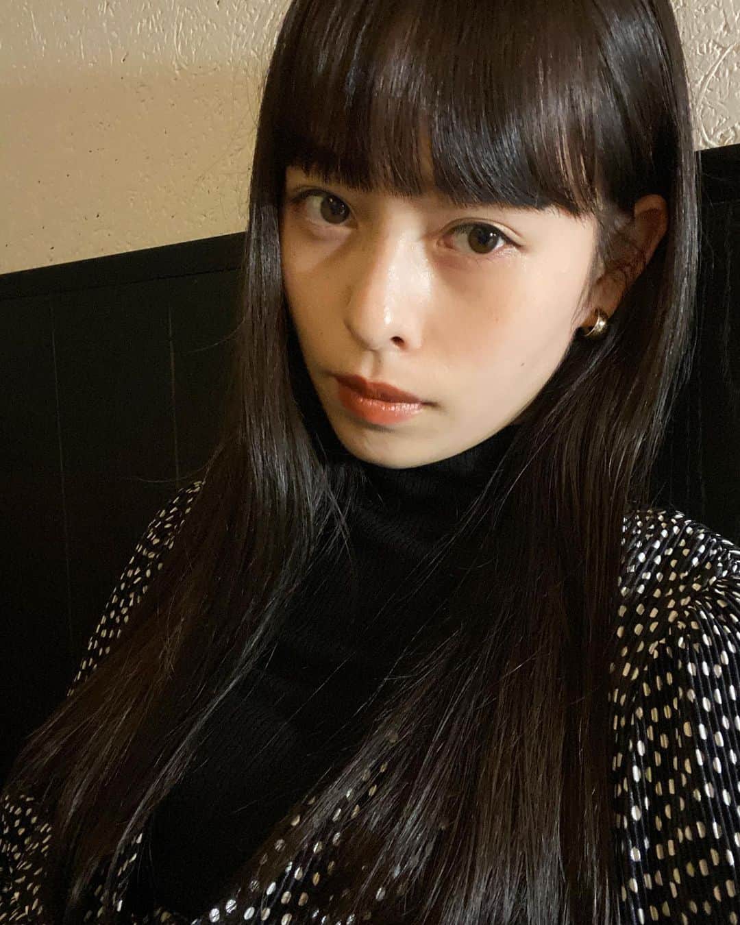 渡辺妃香さんのインスタグラム写真 - (渡辺妃香Instagram)「. 前髪少し重たくしてもらった✌️ 髪の毛が生き返って、とってもいい匂いー、しあわせ」9月26日 22時28分 - watanabe_himeka
