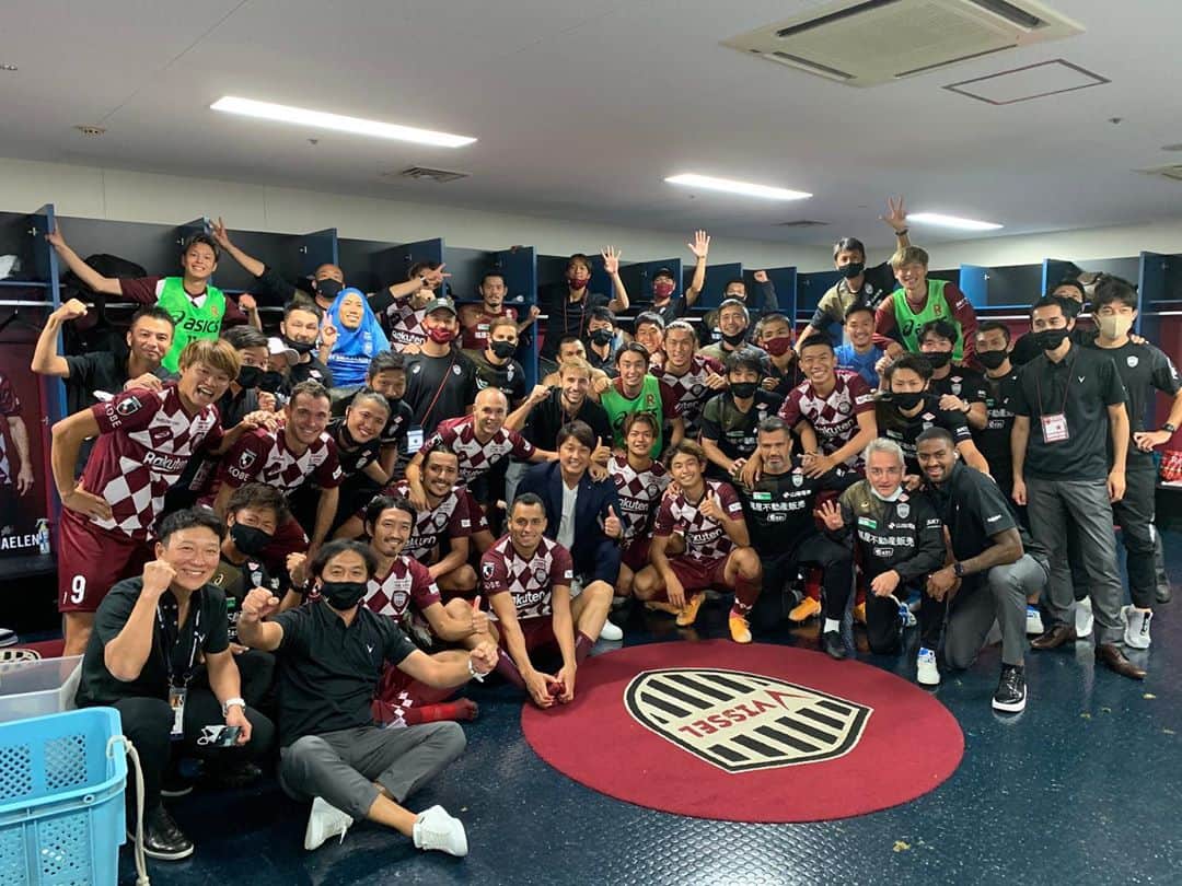 大崎玲央のインスタグラム：「+3. もっともっと。 グレートだぜ。 #visselkobe #wearekobe #foreverfoward」