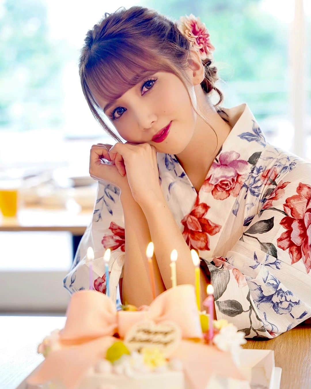 友田彩也香のインスタグラム：「🎉👸🎂💐﻿ ﻿ 🎂友田彩也香バースデーオフ会🎂﻿ ﻿ 1部・2部共に参加して下さった皆様﻿ 本当にありがとうございました🥺❤️﻿ ﻿ こんな状況で色々制限ある中、﻿ 時間を作って私と一緒に過ごして下さった皆様に感謝しかないです😭🙏﻿ ﻿ 幸せな1日にしてくれて本当にありがとう☺️🌸﻿ ﻿ 来年も一緒に過ごせますように✌️😆✌️﻿ ﻿ #LOVE 🥰💭﻿ ﻿ ﻿ #インスタグラビア #instagravure﻿ #Japanese #japanesegirl ﻿ #sexy #Photo #gravure #shooting﻿ #follow #followme﻿ #official #Fanclub #birthday #event #offshot #cake #BBQ #浴衣﻿ #🎂#🍖 #👘」