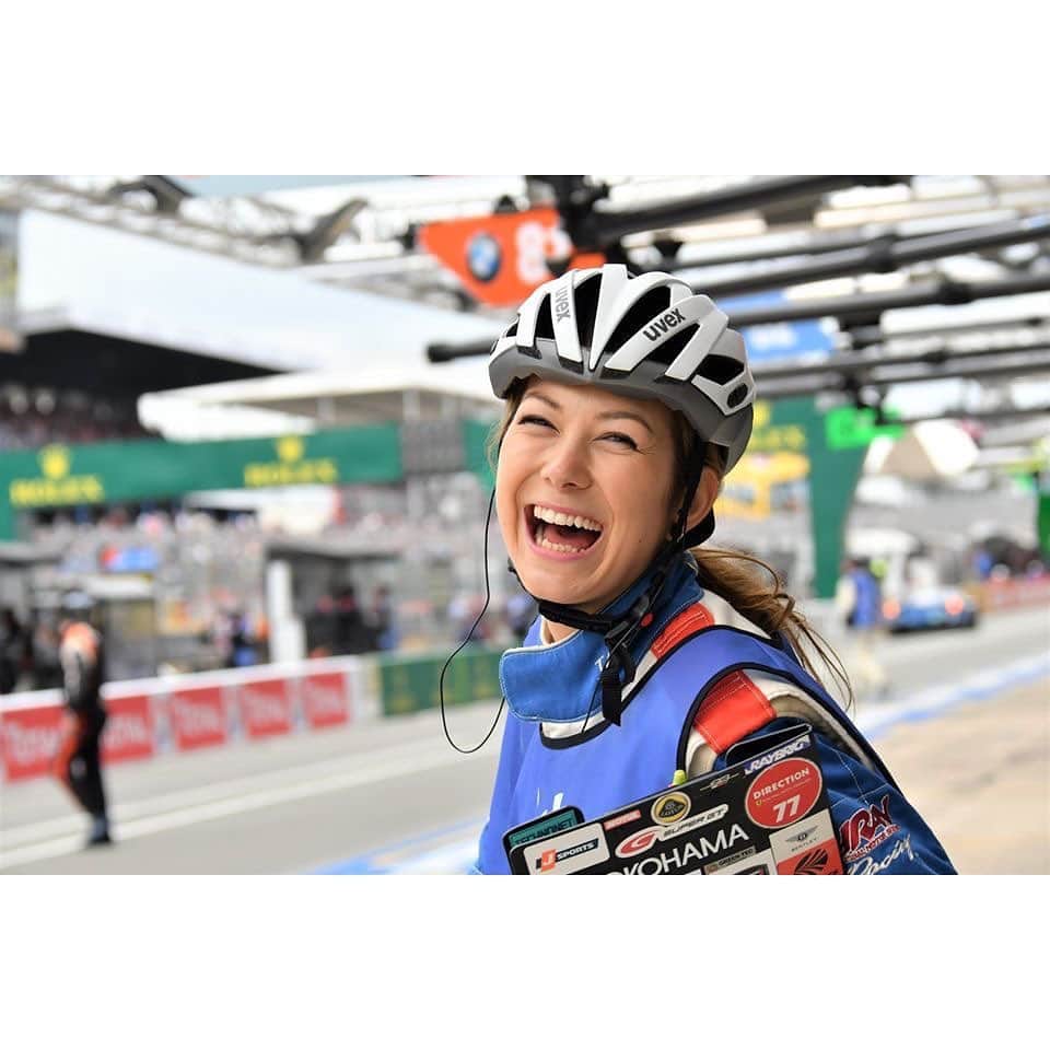 井澤エイミーのインスタグラム：「【おもいでたくさん】  #tbt 去年のルマンで池ノ内みどりちゃんが撮ってくれた1枚。 がっはっはー。  #おもいでにひたる夜」