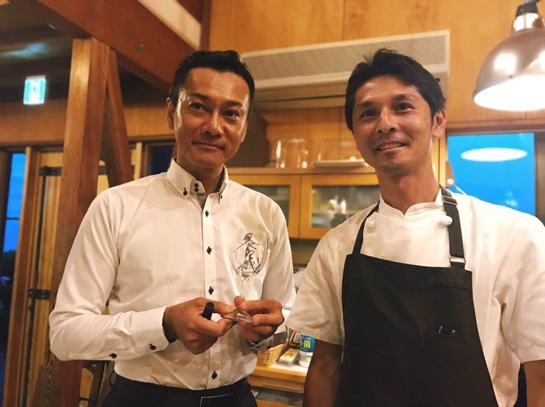 元木行哉さんのインスタグラム写真 - (元木行哉Instagram)「ドラマ『たべものがたり 元木食堂』今月の瀬里家編放送も残すところ数日。﻿ 今回の舞台となっているレストラン瀬里家のマスター・飯田さん。かっこいいでしょ！﻿ ドラマを観て、ぜひぜひお店でもお食事を楽しんでくださいね！﻿ ﻿ #元木食堂﻿ #Kビジョン ﻿ #山口県 ﻿ ‬#下松市 ﻿ #光市 ﻿ #山口市 ﻿ #宇部市 ﻿ #防府市 ﻿ #山口ケーブルビジョン ﻿ #連続ドラマ ﻿ #テレビ﻿ #staysafe ﻿ #いーどぅし ﻿ #元木行哉  #レストラン  #瀬戸内海」9月26日 22時39分 - ikuya_motoki