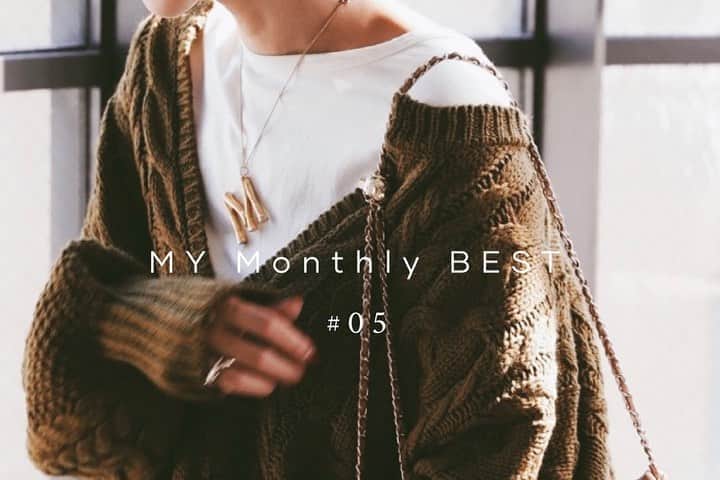 美生のインスタグラム：「Monthly BEST 5﻿ ﻿ ﻿ 今月のわたしのお気に入り5選。﻿ ﻿ ﻿ #01 シアーニット﻿ 3色コンプリートしちゃうほど﻿ お気に入り。﻿ ﻿ ﻿ #02 ウォッシャブルニットワンピ﻿ コールブラックのロングをGET✍️﻿ 即完し、たくさんのラブコールをいただいて﻿ 再販を予定しています♡﻿ ﻿ ﻿ #03 アーモンドパンプス﻿ シンプルかつ女性らしさもある﻿ お気に入りの１足。﻿ すぐ馴染んでくれて﻿ 靴擦れなしの優秀パンプス。﻿ ﻿ ﻿ #04 起毛センタープレスパンツ﻿ シルエット、機能性共に﻿ お値段以上間違いなし。﻿ 今月イチオシのボトムス。﻿ ﻿ ﻿ #05 ボンディングコート﻿ 今季の一番お気に入りアウター。﻿ 先月GETしたサイドスリットBIGコートと﻿ こちらのコートの2枚で﻿ この冬はコーデを楽しみます♡﻿ ﻿ ﻿ ﻿ 本当は10くらい言いたいところ😂﻿ ﻿ 勝手にわたしの今月の5選でした♡﻿ ﻿ ﻿ #monthlybest」