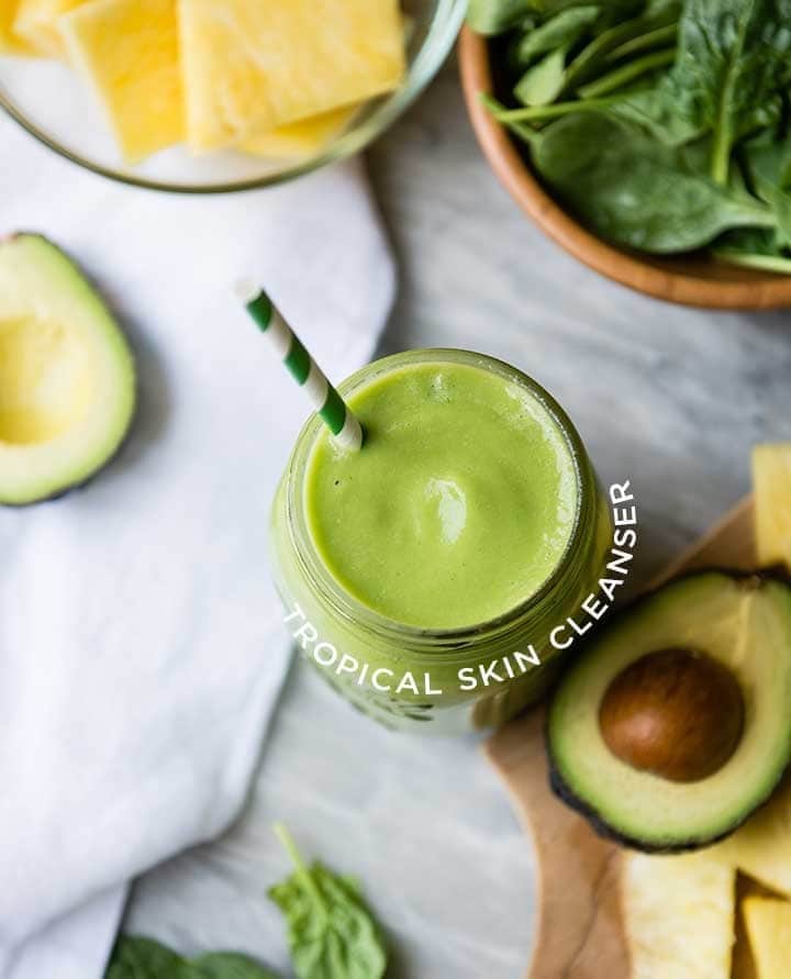 Simple Green Smoothiesさんのインスタグラム写真 - (Simple Green SmoothiesInstagram)「Avocado has a significant portion of healthy fats and vitamin E, while the coconut water is like nature’s gatorade, hydrating and regenerating your tissue. 🥑 By gulping natural skin boosting ingredients and applying external moisturizer, your skin should be glowing in no time. This beauty smoothie will become your go-to skin booster. 🍃⁠ ⁠ This recipe is part of our 21-day cleanse program, Fresh Start that helps reset your cravings, metabolism and organs.⁠ ⁠ Click @simplegreensmoothies to learn more about our live community cleanse starting on October 5th! ⁠ ⁠ ⁠https://simplegreensmoothies.com/recipes/smoothies/spa-skin-cleanser⁠ ⁠」9月26日 23時01分 - simplegreensmoothies