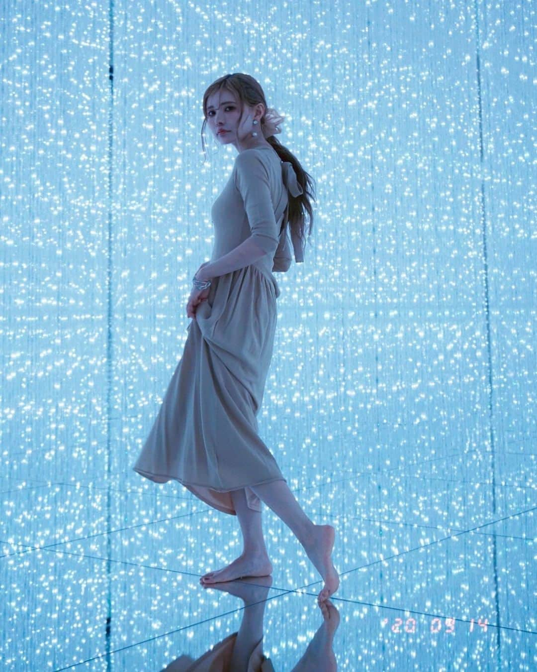 益若つばささんのインスタグラム写真 - (益若つばさInstagram)「teamLab★Planets でのオススメのお洋服も、YouTubeにて聞いてまいりました〜💫💫  これからお出かけする方の参考になったら嬉しいです🥰🥰 #ootd#fashion #teamlab #teamlabplanets #tokyo#japan」9月26日 23時02分 - tsubasamasuwaka1013