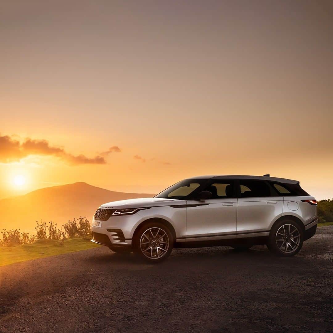 Land Roverさんのインスタグラム写真 - (Land RoverInstagram)「The #RangeRover #Velar brings an enhanced dimension of modernity, sophistication and elegance to the Range Rover family and is now available with the option of mild or plug-in hybrid electric engines. Design yours by searching Range Rover Velar configurator.   #PHEV #MHEV #HybridElectricVehicle #HybridSUV #LuxurySUV #4x4 #Carsofinstagram #Technology」9月26日 23時30分 - landrover