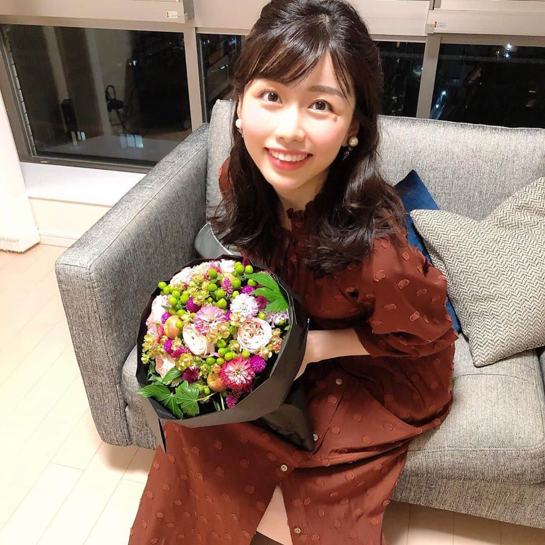 伊藤京子さんのインスタグラム写真 - (伊藤京子Instagram)「. 綺麗なブーケにうっとり💐✨ 早速お気に入りの花器に☺️ . #ブーケ#ニコライバーグマン#生花#伊藤京子」9月26日 23時50分 - kyoko_ito1128