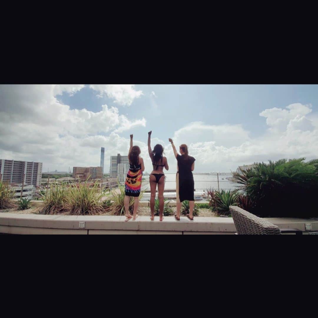 JennieBabyのインスタグラム：「🌴🌞👙🍧🍦⛵️🍉 夏の思い出シリーズ 私だけ裸足w #summer2020 #penthouse」