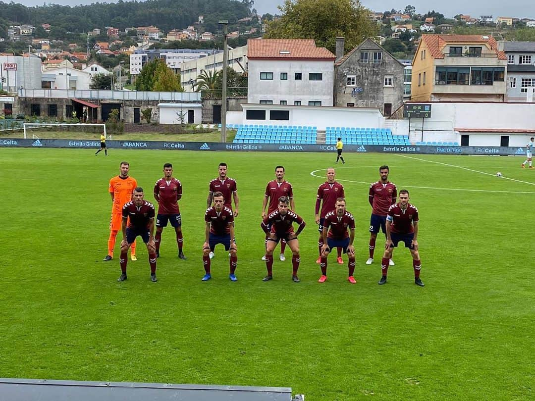 シャルレス・ジアス・ジ・オリベイラのインスタグラム：「Seguimos 🤜🤛🤙💪😉 @pontevedra_cf_sad」