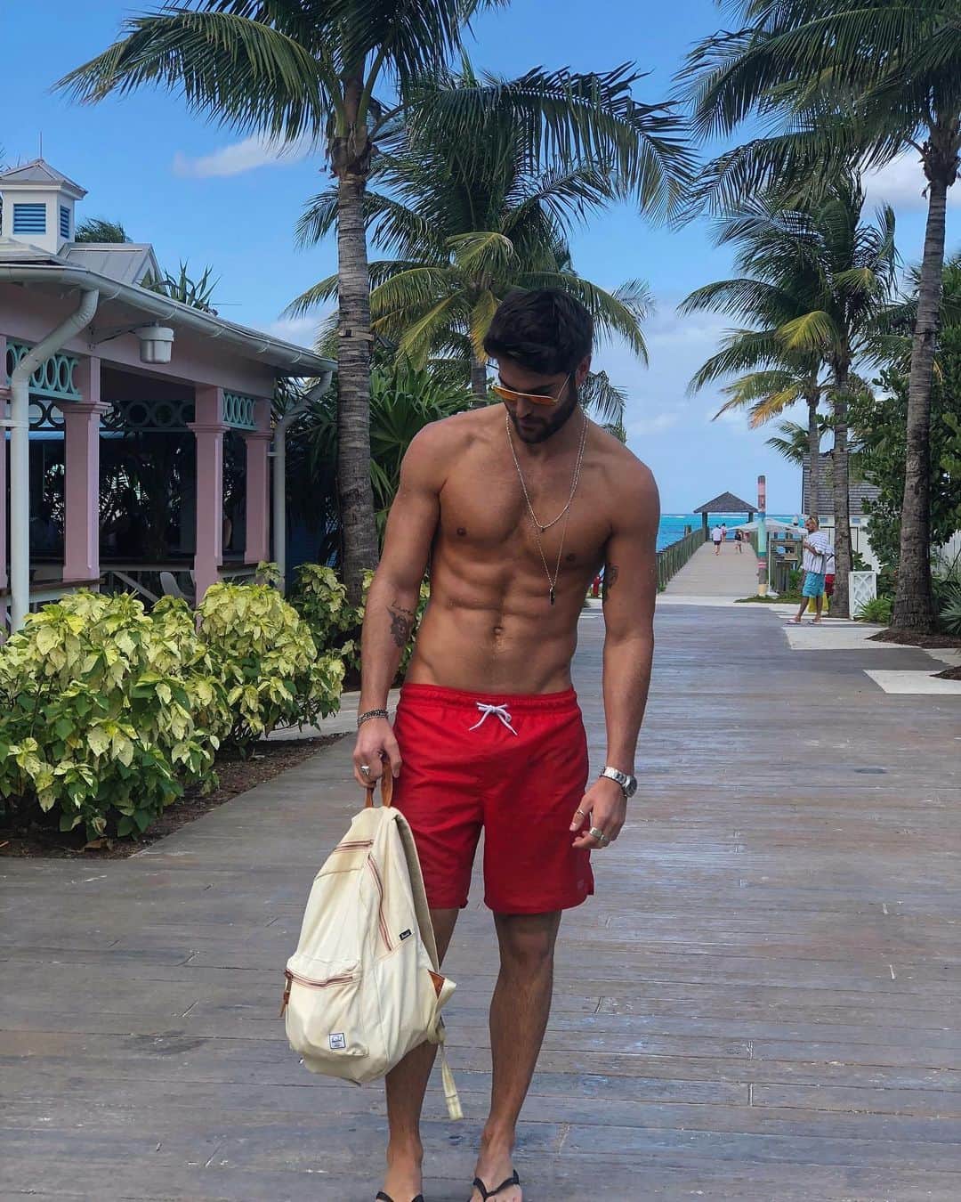 ニック・ベイトマンのインスタグラム：「🇧🇸」