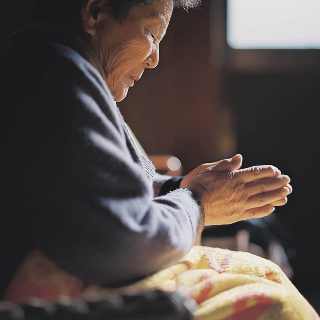 濱田英明のインスタグラム：「grandmother, 2011-2020 #pentax67」