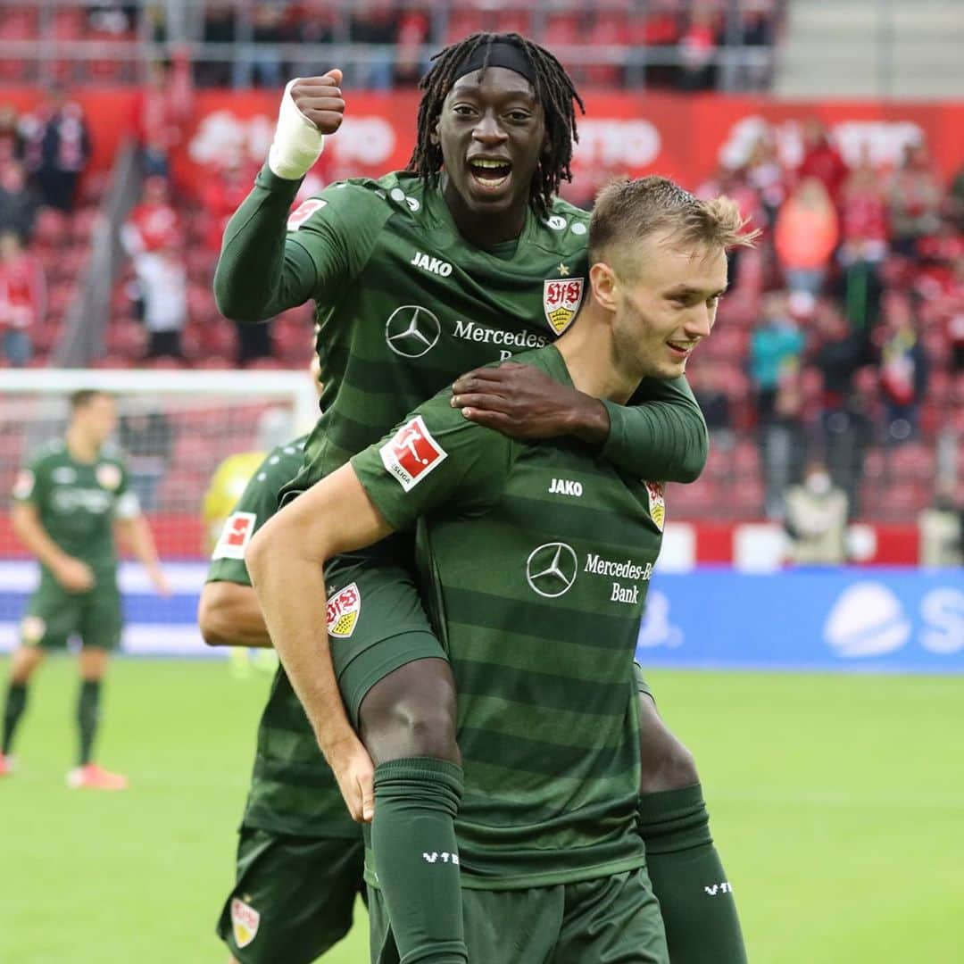 VfBシュトゥットガルトさんのインスタグラム写真 - (VfBシュトゥットガルトInstagram)「JAAAAAAA!!!!  --- #spielende #M05VfB 1:4 #vfbstuttgart1893 #vfbstuttgart #auscannstatt #auswärtsspiel #VfB #VfBInsta」9月27日 0時25分 - vfb