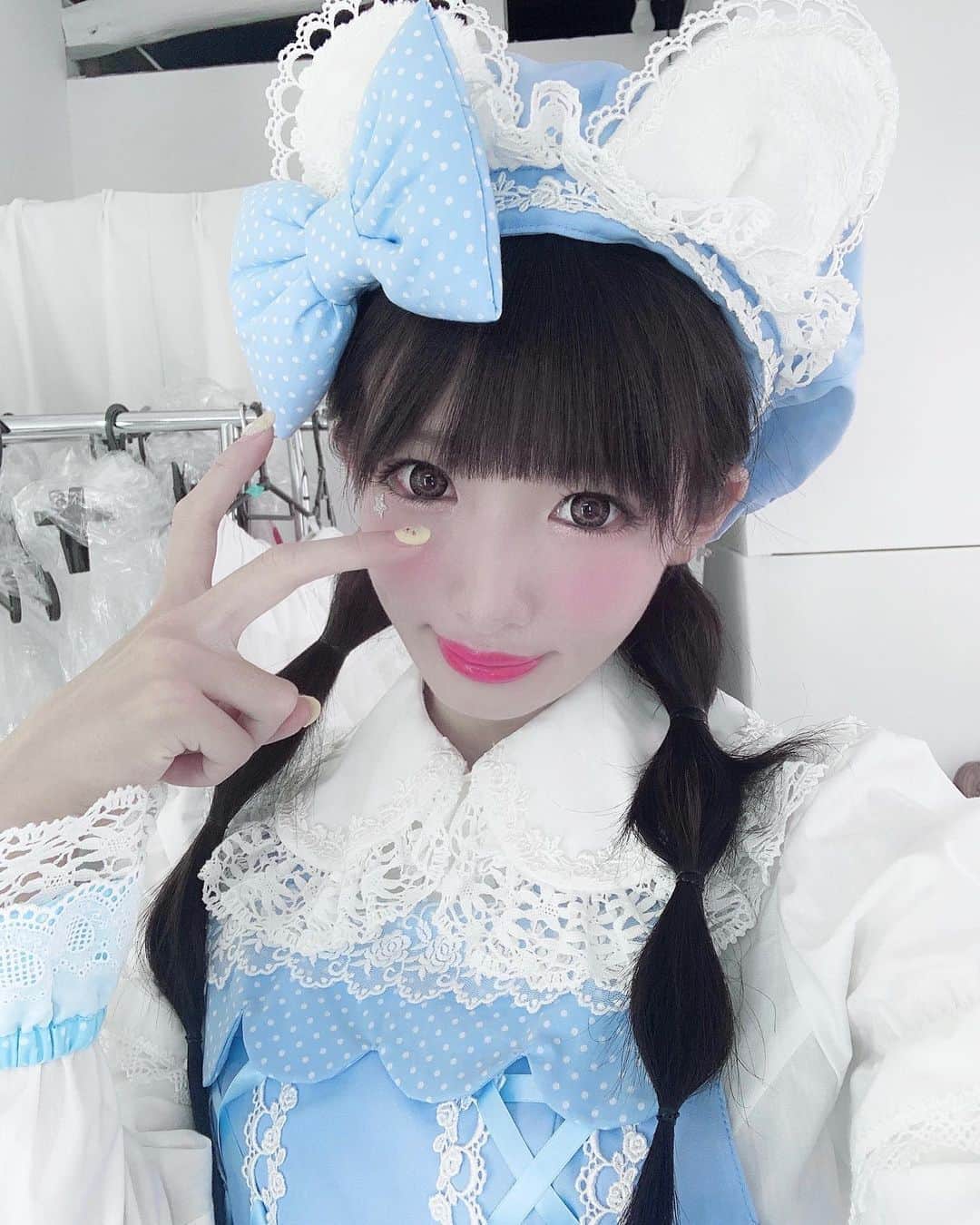 のインスタグラム：「keraの撮影の時の！ maxicimamかわちい  うさぎぎさんダヨ🐰ら！び！あんろーず！  #maxicimam #mammaxicimam  #kera #lolitafashion #lolita #椎名ひかり　#ぴかりん　#ぴ様　#kera #ロリータ　#ゴシック　#ロリータ服　#gothic」