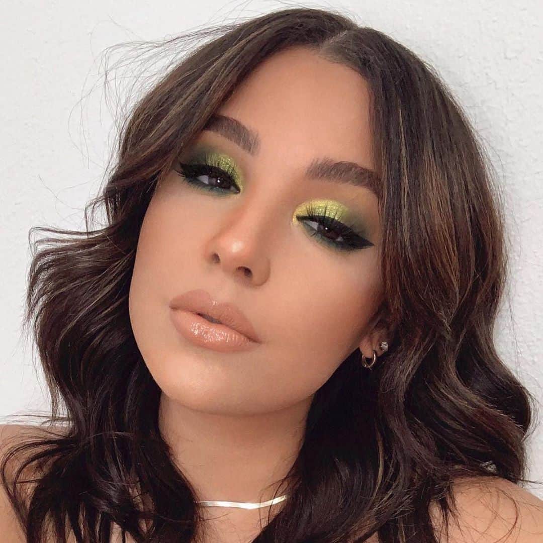 e.l.f.さんのインスタグラム写真 - (e.l.f.Instagram)「THIS LOOK 😍 @makeupbyamarie looks e.l.f.ing amazing in green using our Bite-Size Eyeshadow in Hot Jalapeno, Expert Liquid Liner in Jet Black, Trouble Maker Faux Mink Lashes, Poreless Putty Primer, Bite-Size Face Duo in Spiced Apple, SRSLY Satin Lipstick in Crème.   Tap to shop ✨ #eyeslipsface #elfingamazing #elfcosmetics #crueltyfree #vegan」9月27日 0時32分 - elfcosmetics