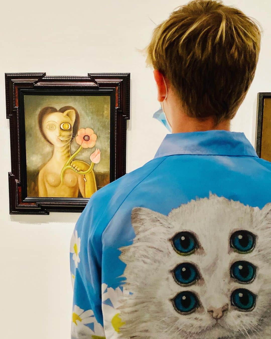 カロリーヌ・ド・メグレのインスタグラム：「Serendikitty / Synchronichatté  « Femme en chatte », Victor Brauner - 1940 @museedartmodernedeparis」