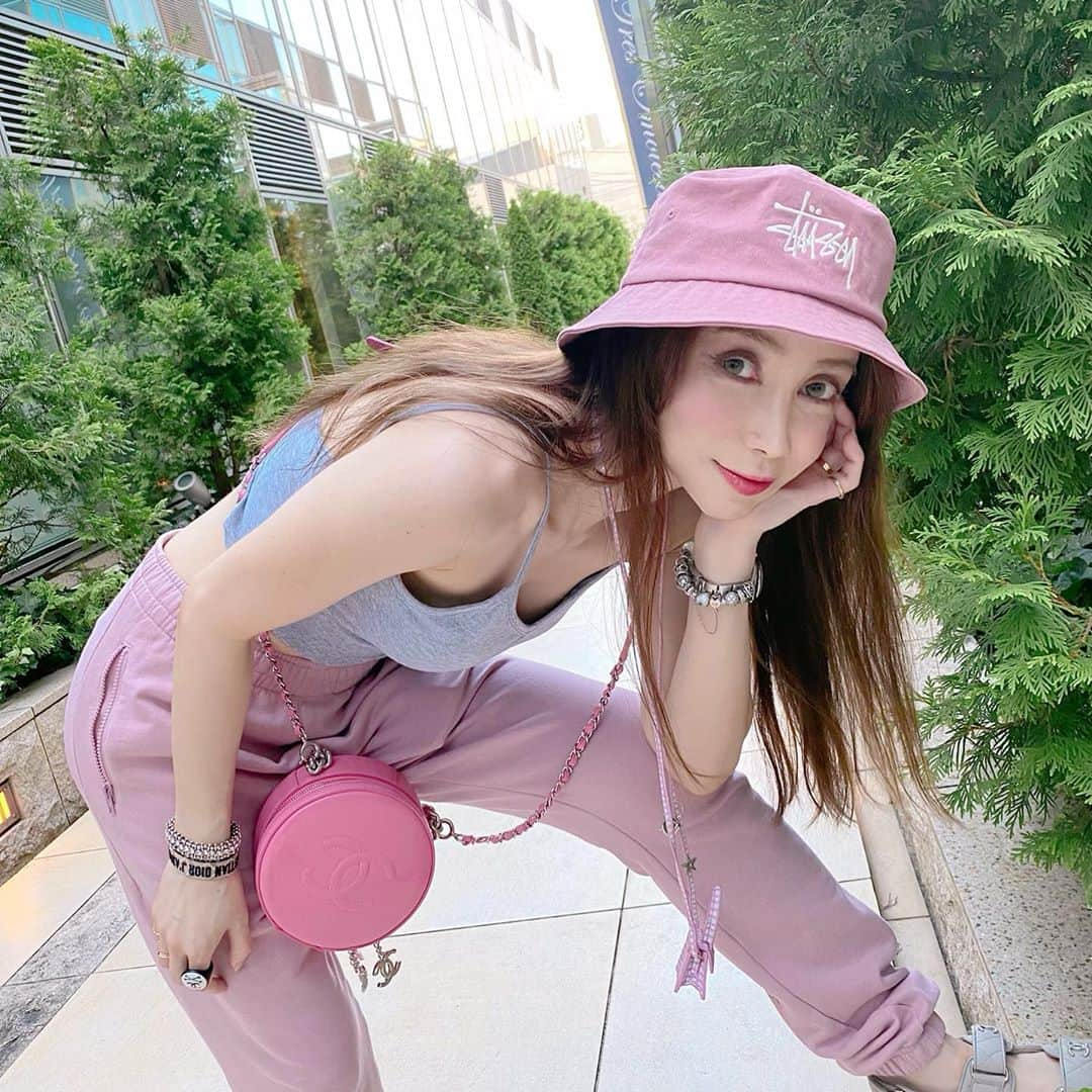 fashion dog loverさんのインスタグラム写真 - (fashion dog loverInstagram)「🌸I will wear pink clothes for a while🌸  #fashion#fashiongram #fashionstyle #fashionista #fashionstyle #fashionblogger #ootd #ootdfashion #outfit #outfitoftheday #ootdmagazine #streetstyle #streetwear #stussy #dior #pandora #jacquemus #chanel#ファッション#ファッションコーデ #ファッションスナップ #コーディネート #コーデ #パンドラ #ステューシー #シャネル #ディオール」9月27日 0時48分 - chihuahuanyan