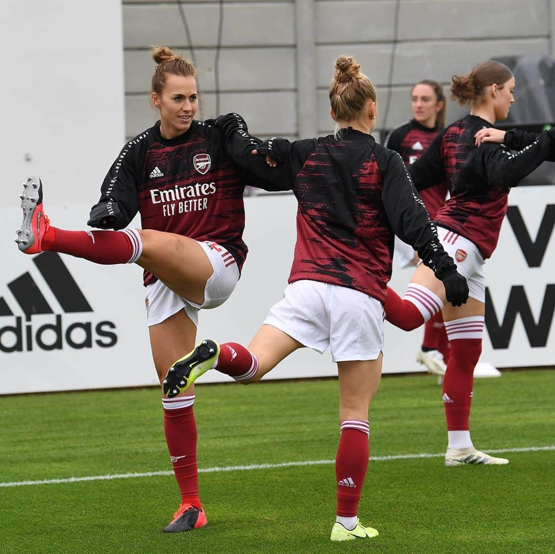 Arsenal Ladiesさんのインスタグラム写真 - (Arsenal LadiesInstagram)「SWIPE FOR WARM-UP PICS! 😁 #NorthLondonDerby 🔴」9月27日 0時49分 - arsenalwfc