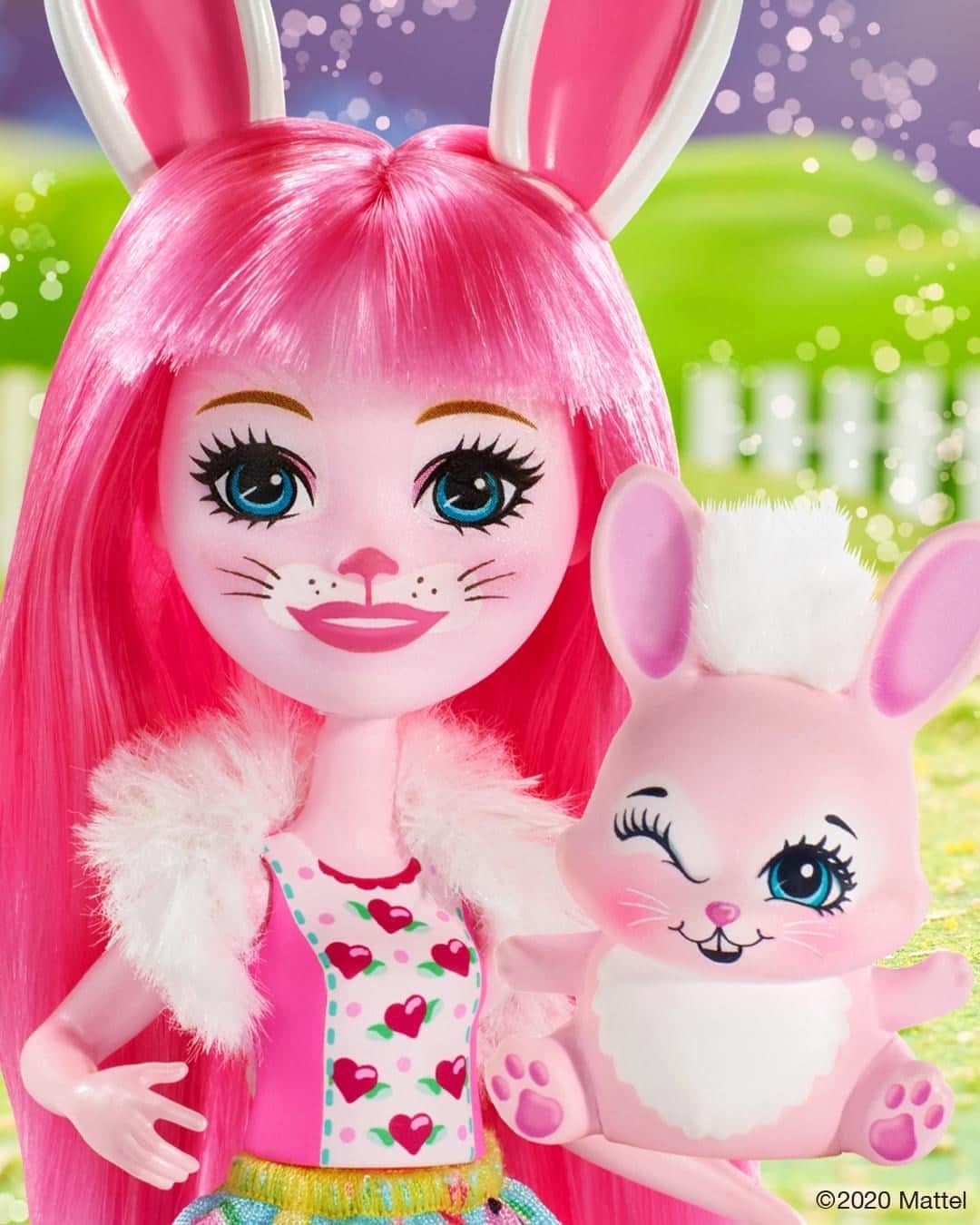 Mattelさんのインスタグラム写真 - (MattelInstagram)「What’s a bunny’s favorite game? 🐰 HOP-scotch! 😂Happy #NationalBunnyDay from the #Enchantimals.」9月27日 0時59分 - mattel