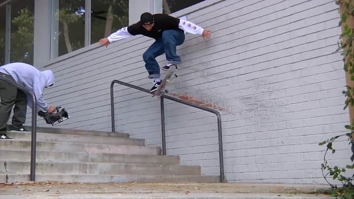 ヴィンセント・ミルウ のインスタグラム：「PART IS OUT 🗣 LINK IN BIO 🗣  @freeskatemag @globebrand @lucciii__」