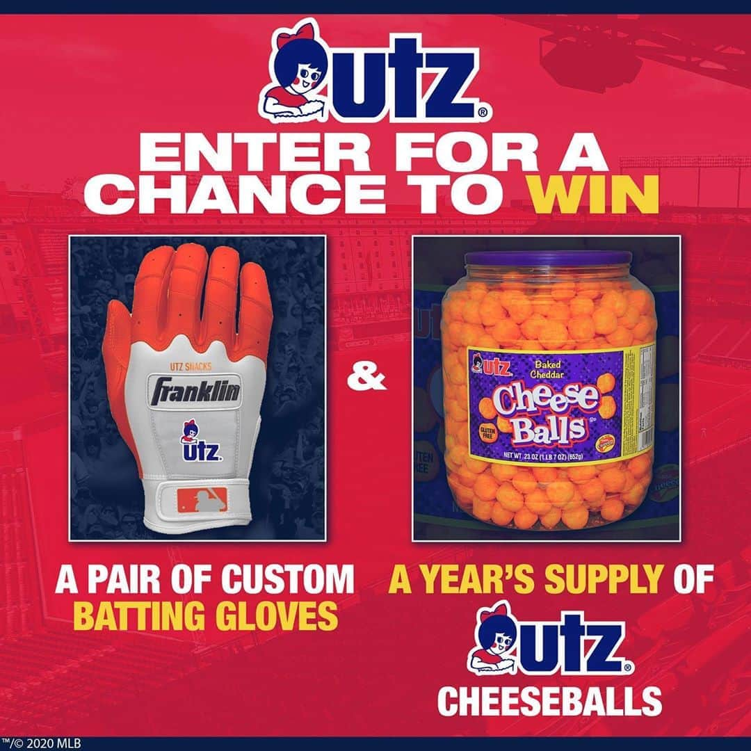 MLBさんのインスタグラム写真 - (MLBInstagram)「No wrong decision here. Like this post and follow @utzsnacks for a chance to win. mlb.com/utzsweeps」9月27日 1時21分 - mlb