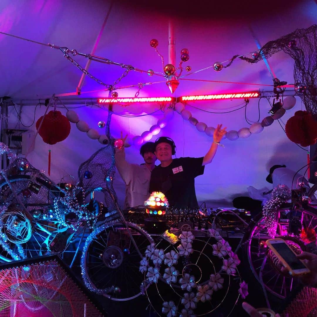 川辺ヒロシのインスタグラム：「りんご音楽祭ありがと〜〜！ 最高でした！  #伊那のローメン大好き #だっきしょ #瀞のおでん持ち帰り」
