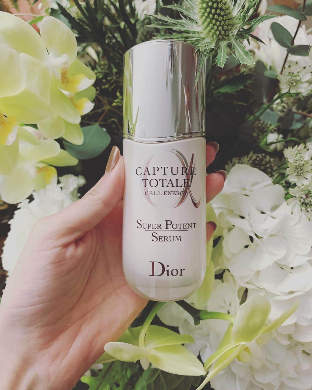 オードリー亜谷香のインスタグラム：「Another year older which means anti-aging skincare is a top priority. With @diorskincare ‘s Capture Totale Super Serum it just got that much easier. Its optimized formula makes skin feel firmer, plumper and more radiant. Who doesn’t want that!? #diorcapturetotale  #カプチュールトータル @diorskincare #dior」