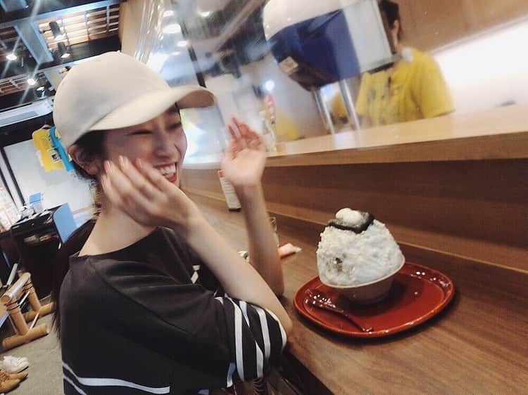 福井千佳さんのインスタグラム写真 - (福井千佳Instagram)「. . #福井のかき氷日記 ✒️ in #奈良 . #奈良カフェ#奈良かき氷巡り#かきごーらー#かきごおりすと#shavedice#🍧#千寿庵吉宗#千寿庵 . . @nara_warabimochi の、黒ごまミルク氷。 通称"パンダちゃん"だって、可愛い🐼 お勧めしてもらった名物わらび餅は、 しっかり氷の中に隠れてました＾＾♡ . . はぁ、今思い出しても美味しい😩♡(え?) . #model#fashionmodel#모델#和装モデル#webモデル#フリーランス#freelance#福井千佳#chika_fukui#インフルエンサー#beauty#followme#style#おしゃれさんと繋がりたい#picoftheday#japan#패션#좋아요#좋아요반사#좋아요환영」9月27日 11時49分 - chika291