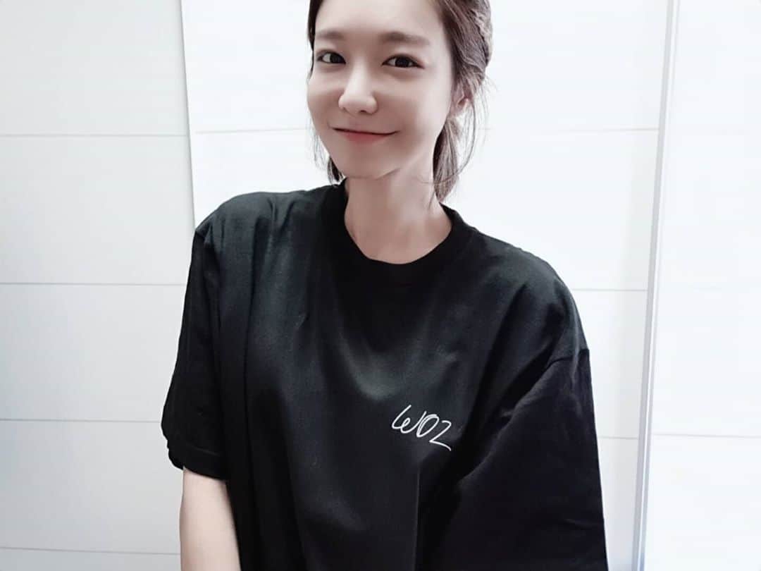のインスタグラム：「⠀ ⠀ #WOL프로젝트  아프리카의 의료현실을 알리고 개선하기위해 아프리카 현지 미술 아티스트와 함께하는 캠페인입니다. ⠀ 펀딩금으로 의료물품을 마련하여 아프리카의 의료기관에 기부해 열악한 환경에서 고통받고 있는 산모와  아이들을 돕습니다. ⠀ @wol_e3 10월5일까지 진행되는 프로젝트에 많은 관심을 부탁드립니다🙏 ⠀」