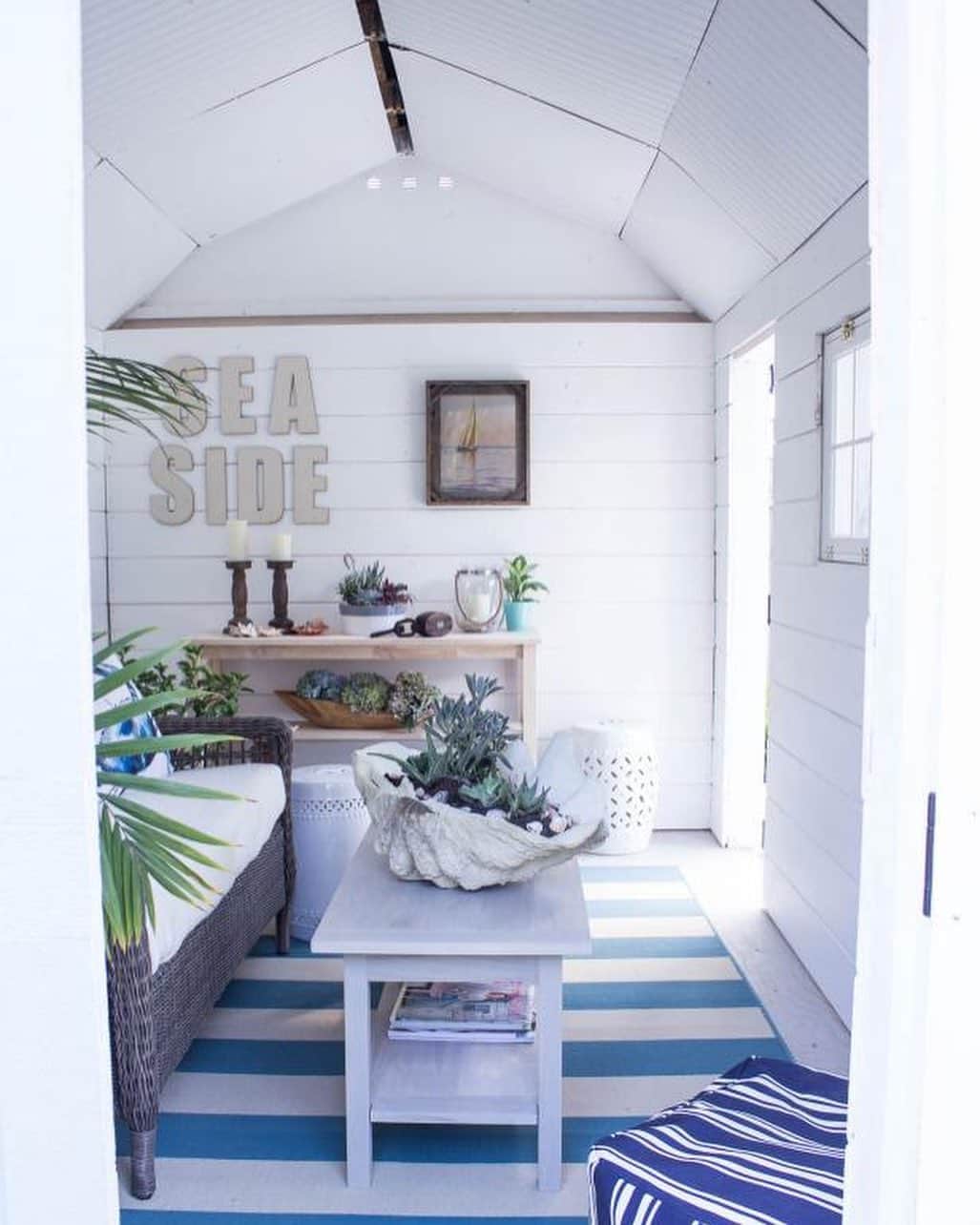HGTVさんのインスタグラム写真 - (HGTVInstagram)「What if your office was in your backyard? 🤔 Create a hip home office (or virtual learning space for the kids) when you re-envision a simple shed. 😍 We have 35 inspiring She Shed ideas at the link in our profile. 🔝 How would you re-imagine your shed? Tell us in the comments! ✍️⁠⠀ ⁠⠀ #shed #sheshed #backyard #WFH #remotelearning #workingfromhome #homeschooling #sheshedtransformatios #design #interiordesign」9月27日 3時14分 - hgtv