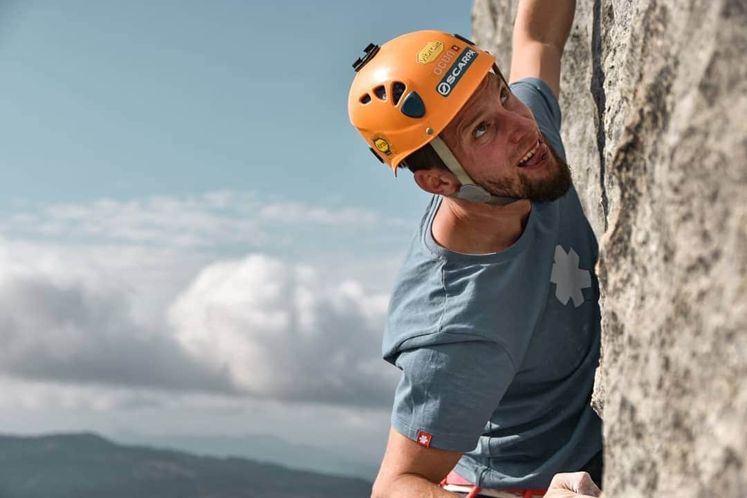 イェルネイ・クルーダーのインスタグラム：「Climbing mode on 😋 Name your favourite area ⬇️ _____________________ @nejc.sitar @sloveniaclimbing  @scarpaspa @ocun.climbing  @vibram @snowmonkey」