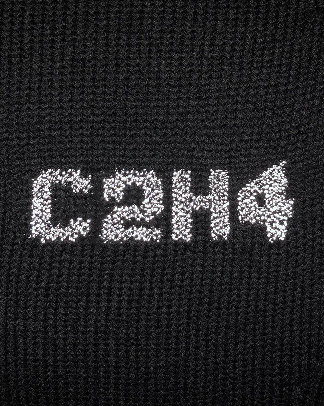 C2H4 Los Angelesさんのインスタグラム写真 - (C2H4 Los AngelesInstagram)「“Filtered Reality” Conscience-Injected Knit Sweater. Reflective C2H4 Logo and hand stitching.」9月27日 3時54分 - c2h4