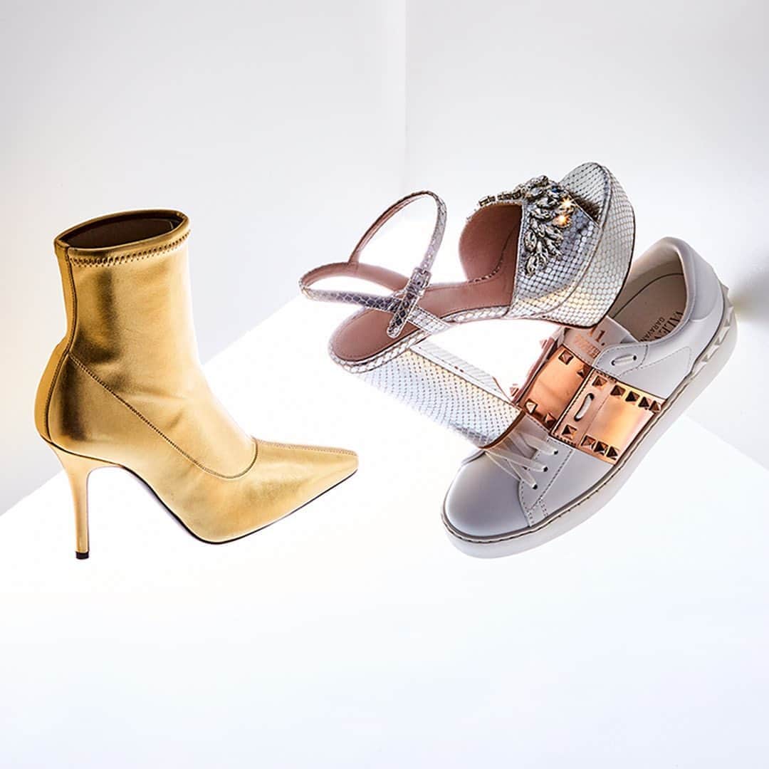 GILTのインスタグラム：「If you must wear shoes, make sure they’re designer. Tap to shop #Valentino, #GiuseppeZanotti, and more.」