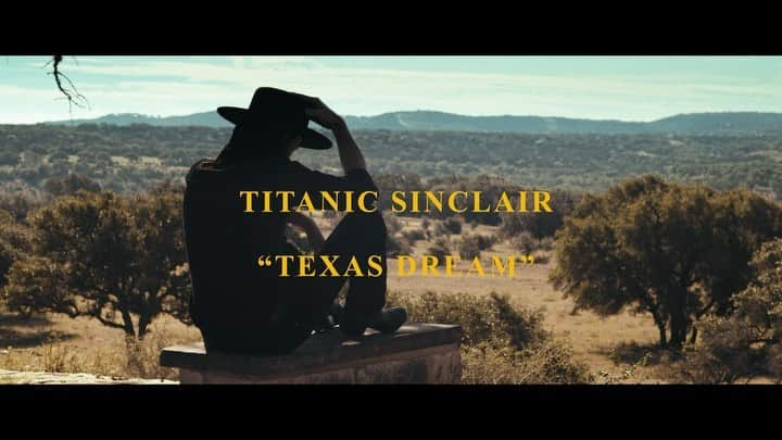 タイタニック・シンクレアのインスタグラム：「The new single from my upcoming third album “Texas Dream” premieres October 16, 2020.」