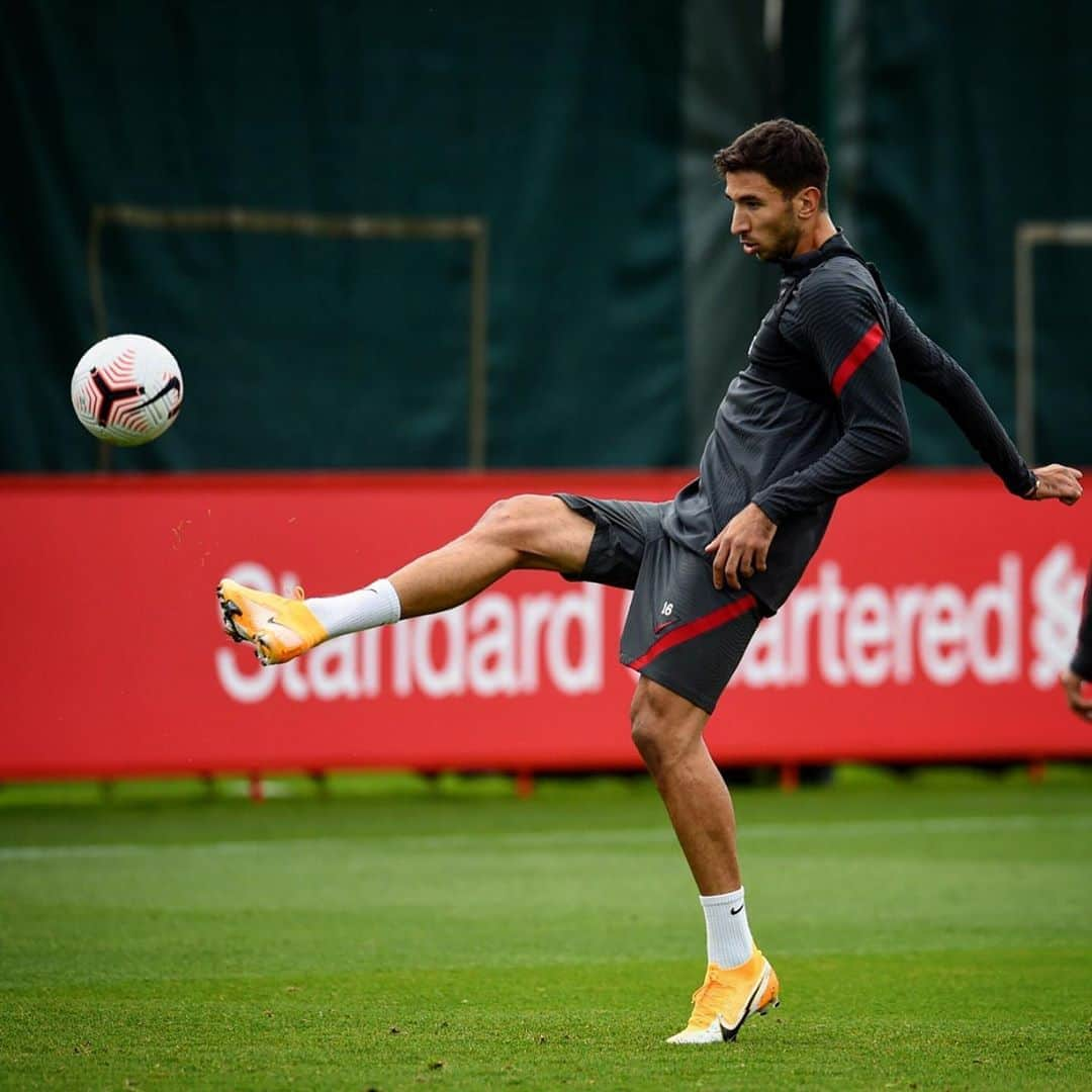 リヴァプールFCさんのインスタグラム写真 - (リヴァプールFCInstagram)「Another session complete. Another step closer to MATCHDAY 💪 #LFC #LiverpoolFC #Liverpool #Melwood」9月27日 4時33分 - liverpoolfc