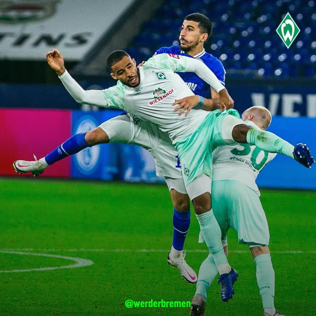 ヴェルダー・ブレーメンさんのインスタグラム写真 - (ヴェルダー・ブレーメンInstagram)「Als jüngster Spieler ever ins Werder-Internat gekommen und heute sein Bundesligadebüt gegeben.🙌 Herzlichen Glückwunsch @jeanmanue1! Wir freuen uns riesig für dich!💚 _______ #werder #bremen #svw #Mbom #Eigengewächs #WerderInternat #hierwerdenstarsgemachtundnichtgekauft #bundesliga #debüt #nordphoto」9月27日 5時17分 - werderbremen