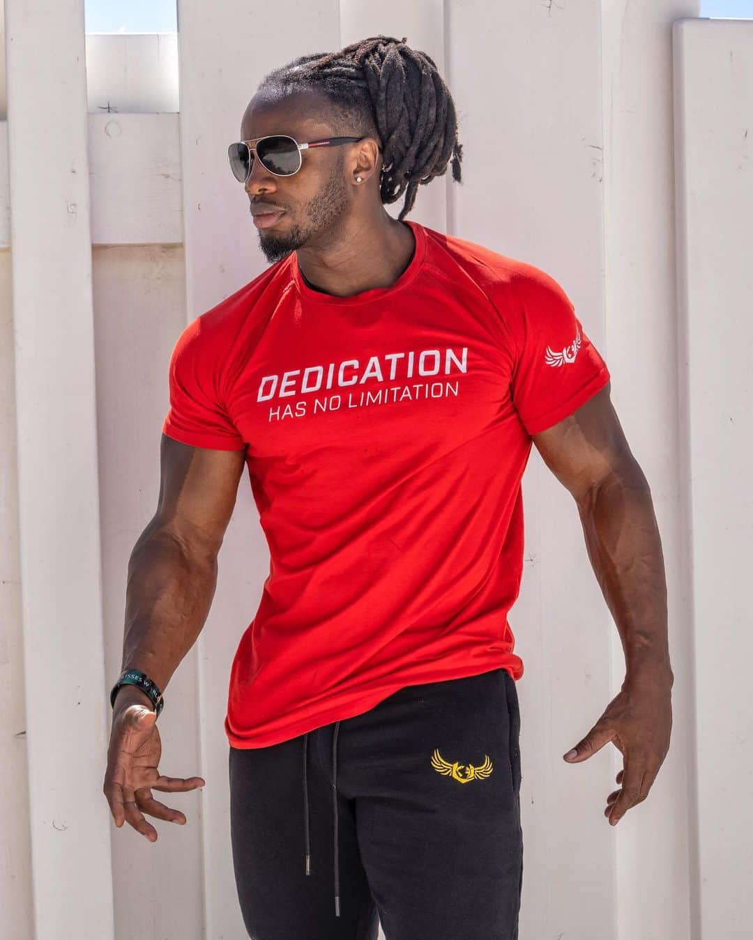 Ulissesworldさんのインスタグラム写真 - (UlissesworldInstagram)「@uapparelworld Red Dedication Tee 🔥👕 30% off SITEWIDE!! Apply code GAINS30 at checkout👆LINK IN BIO👆 _ Joggers, Tee & Socks available at WWW.UAPPARELWORLD.COM Free Shipping to USA 🇺🇸 & Europe on all orders above £99  _ #uapparelworld #ulissesworld #dedicationhasnolimitation」9月27日 5時28分 - ulissesworld