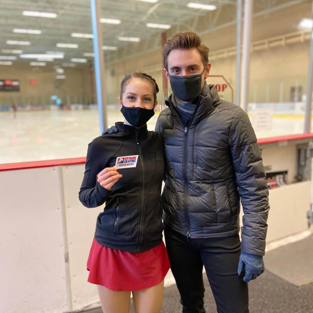 ダグラス・ラザノのインスタグラム：「A successful summer of test sessions! Proud of all my students for their hard work! 💪🏼⛸ #figureskating」