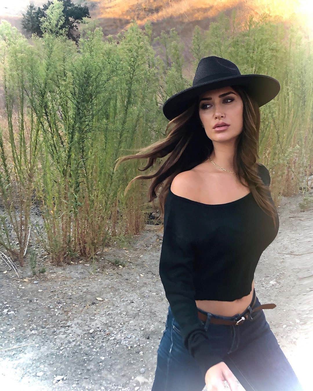 ドナ・フェルドマンのインスタグラム：「#weekendescape #revolveu @revolve @h.ours」