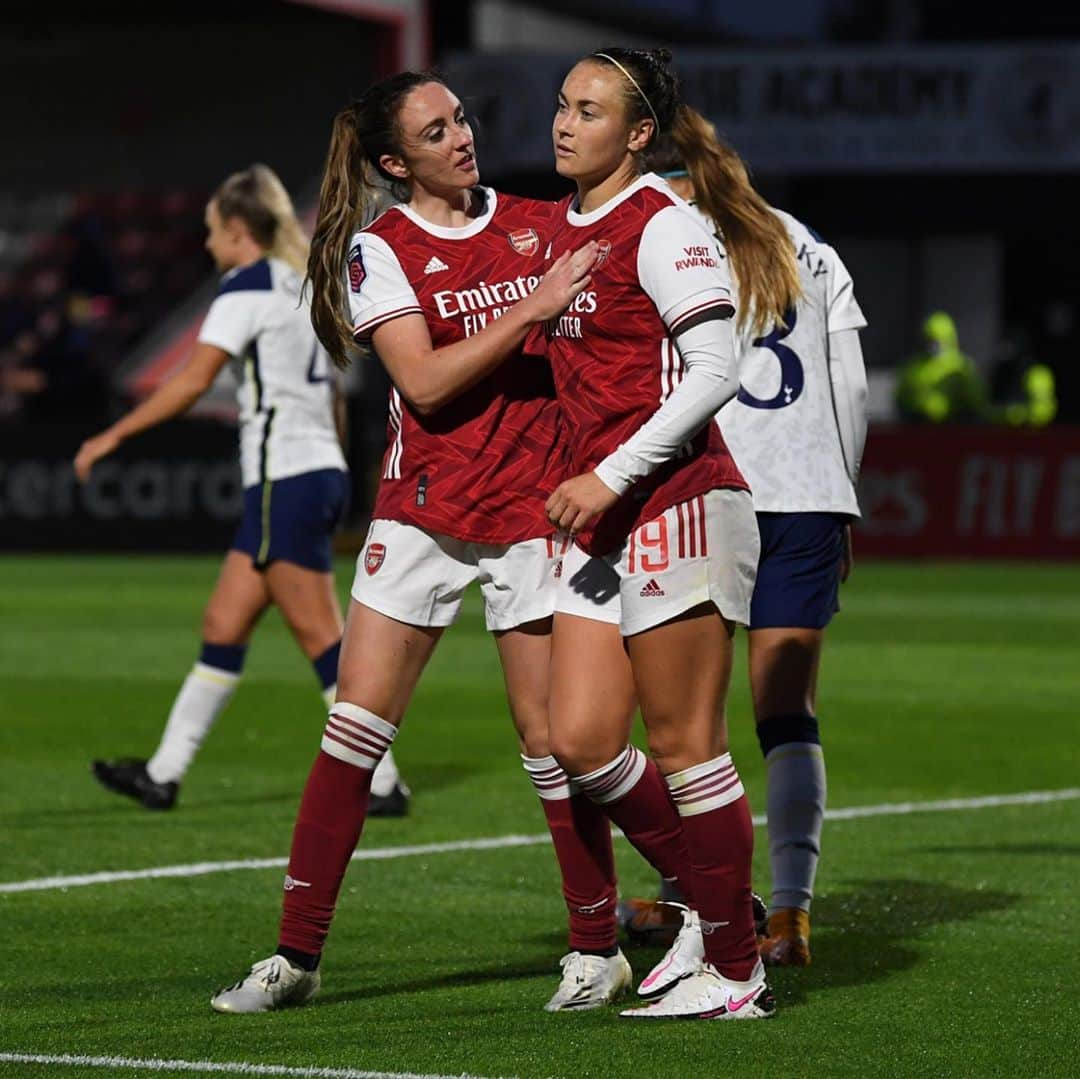 Arsenal Ladiesさんのインスタグラム写真 - (Arsenal LadiesInstagram)「Through to the semi-finals ✅ SWIPE FOR MORE PICS 👉」9月27日 5時56分 - arsenalwfc