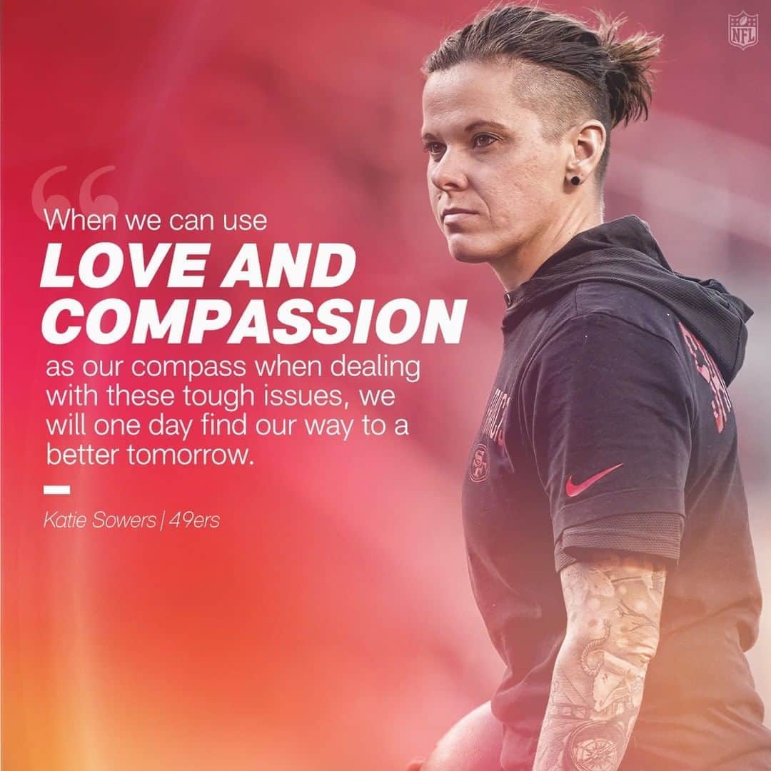 NFLさんのインスタグラム写真 - (NFLInstagram)「@49ers assistant coach Katie Sowers reminds us to live with love and compassion. #InspireChange (via @katesowers5)」9月27日 6時00分 - nfl